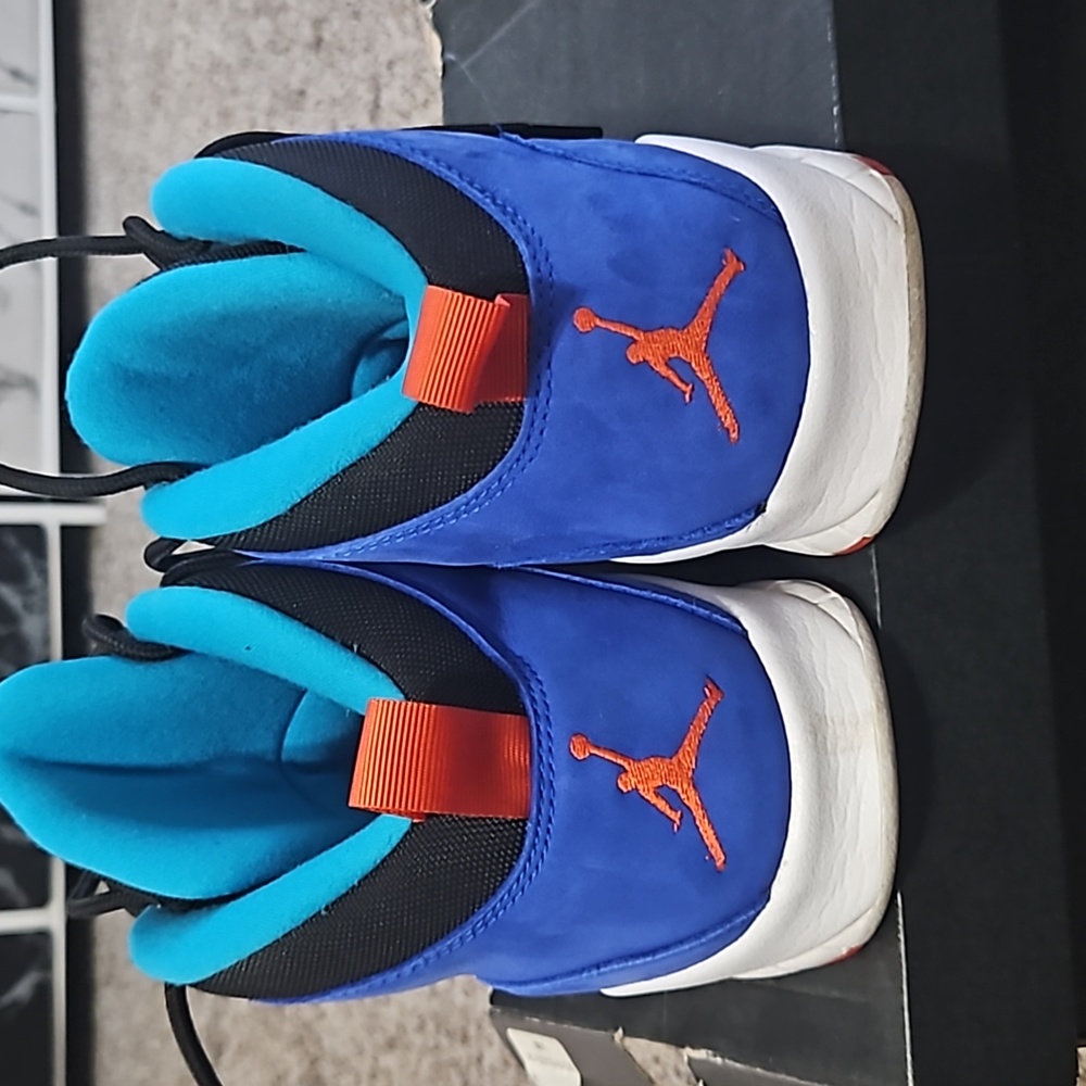 Shoes - Picture 2 of 7